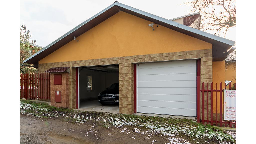 Apartmán Vrané Vrané nad Vltavou Exterior foto